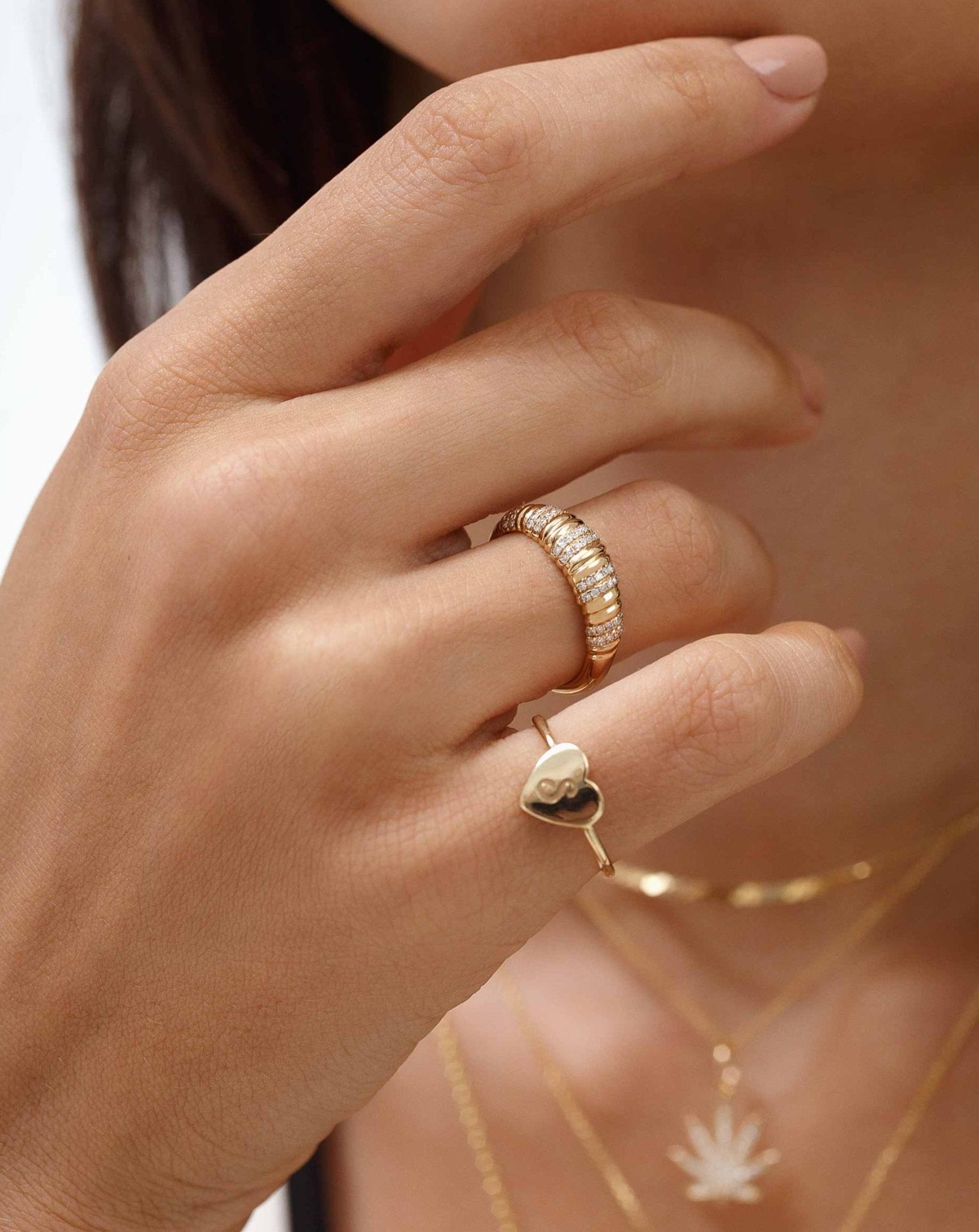 Engravable Solid Gold Heart Band Ring - Sparkle Society