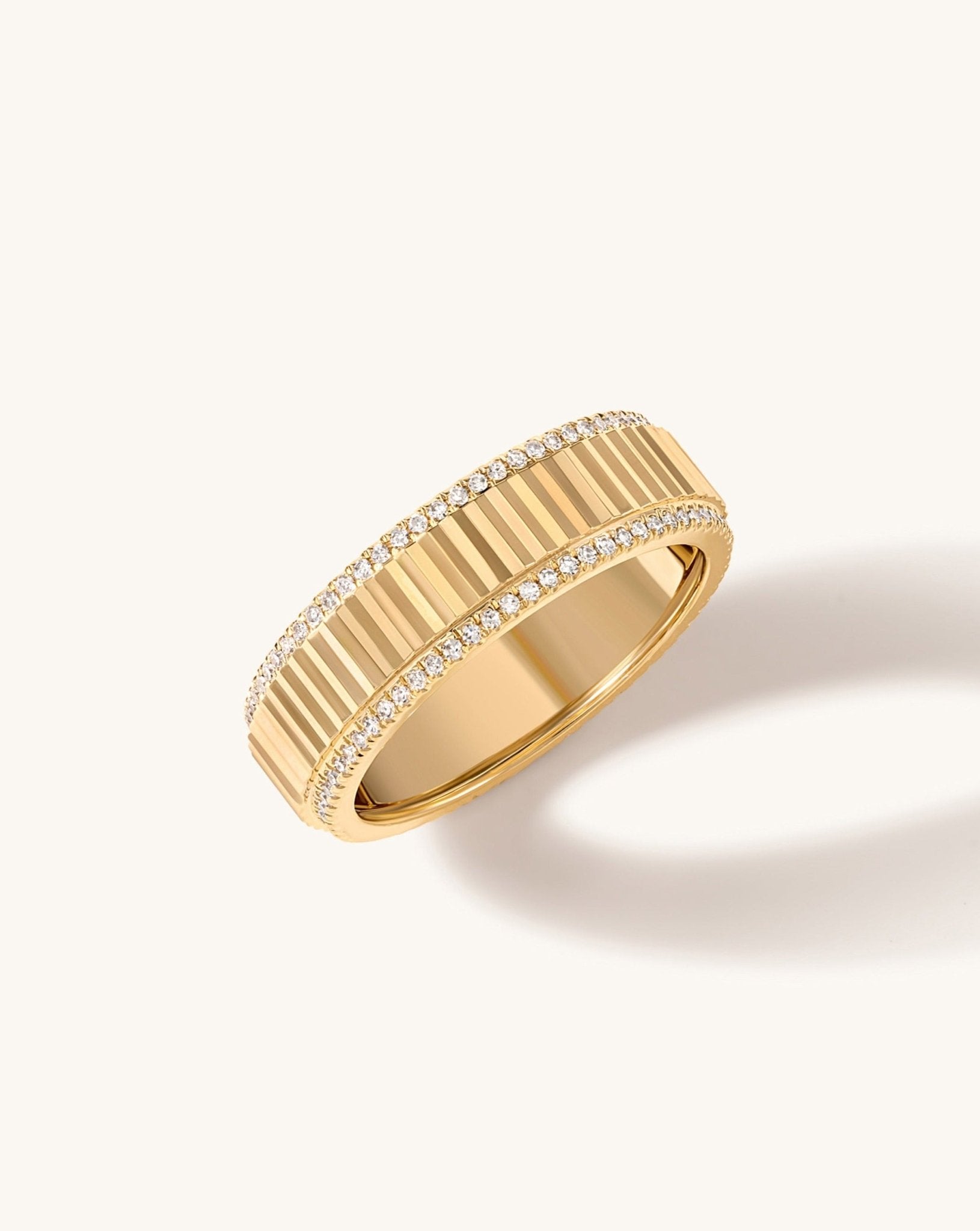 Pave Outline Fluted Gold Ring - Sparkle Society